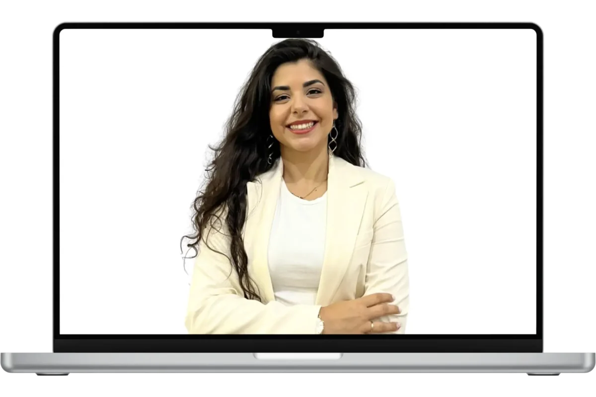 Home | Unlocking Spanish Online Spanish teacher Leila talking to students about Spanish classes for women
